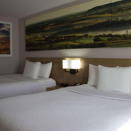 Days Inn By Wyndham Colby Kültér fotó