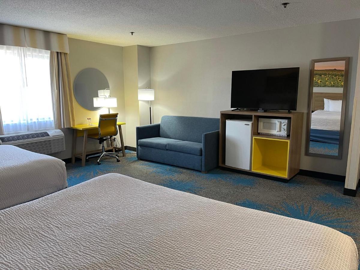 Days Inn By Wyndham Colby Kültér fotó