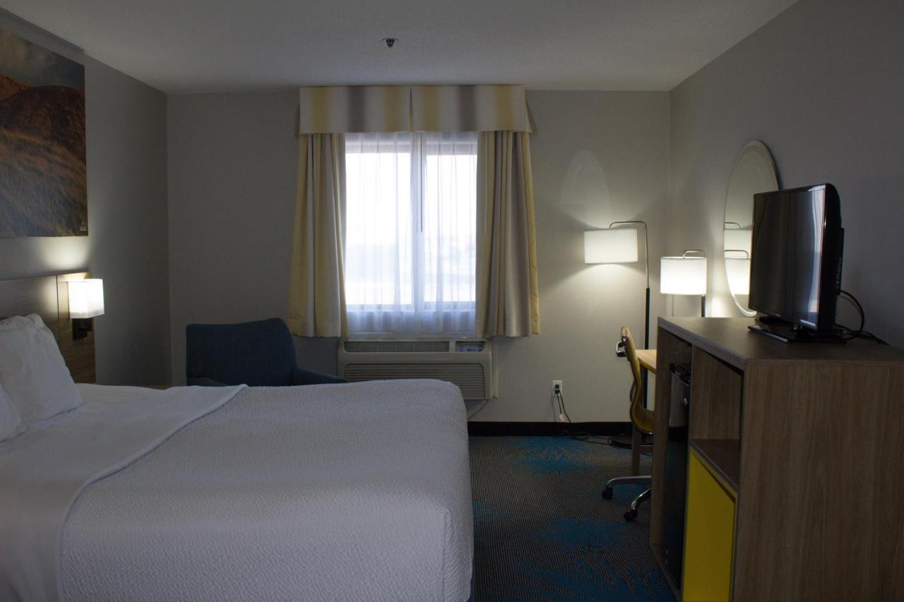 Days Inn By Wyndham Colby Kültér fotó