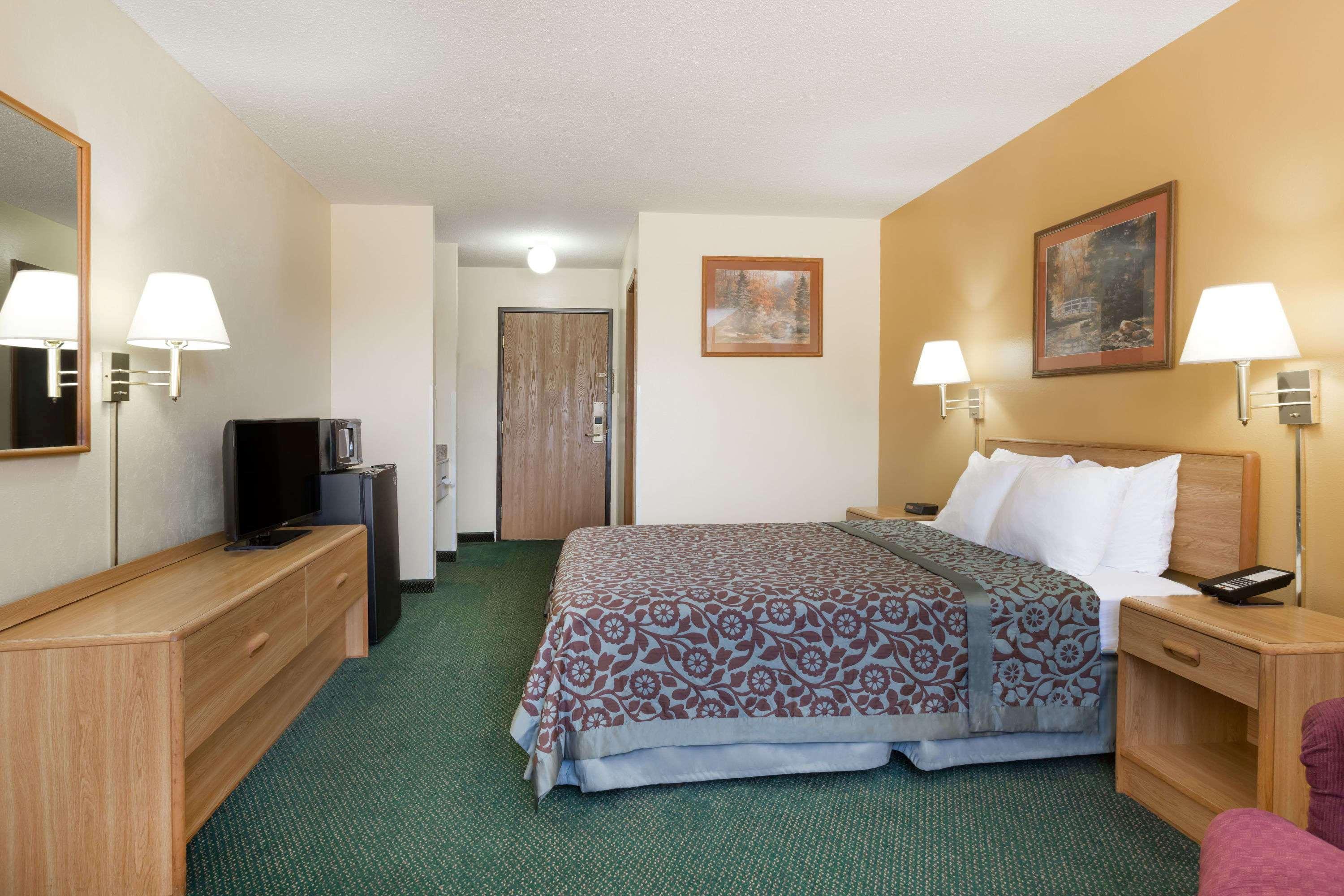 Days Inn By Wyndham Colby Kültér fotó