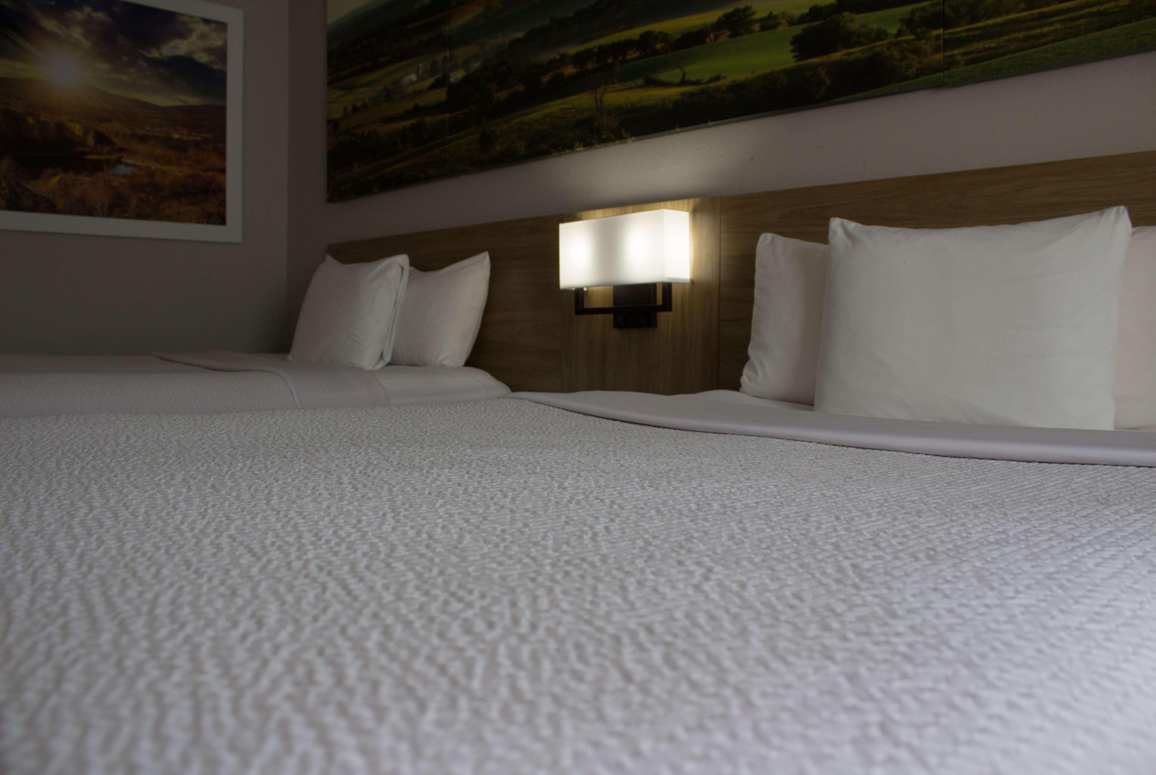 Days Inn By Wyndham Colby Kültér fotó
